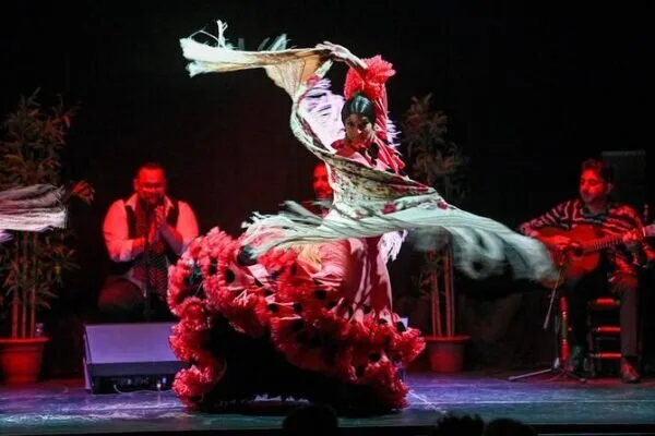 The Manila Shawl Was Never Really from